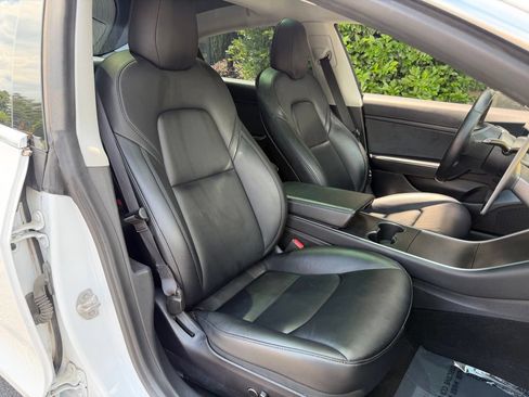 Used 2020 Tesla Model 3 Standard Range Plus RWD image 33