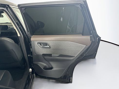 Used 2022 Nissan Rogue SV FWD image 28