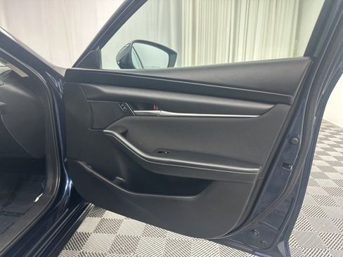 Used 2022 MAZDA MAZDA3 s image 18