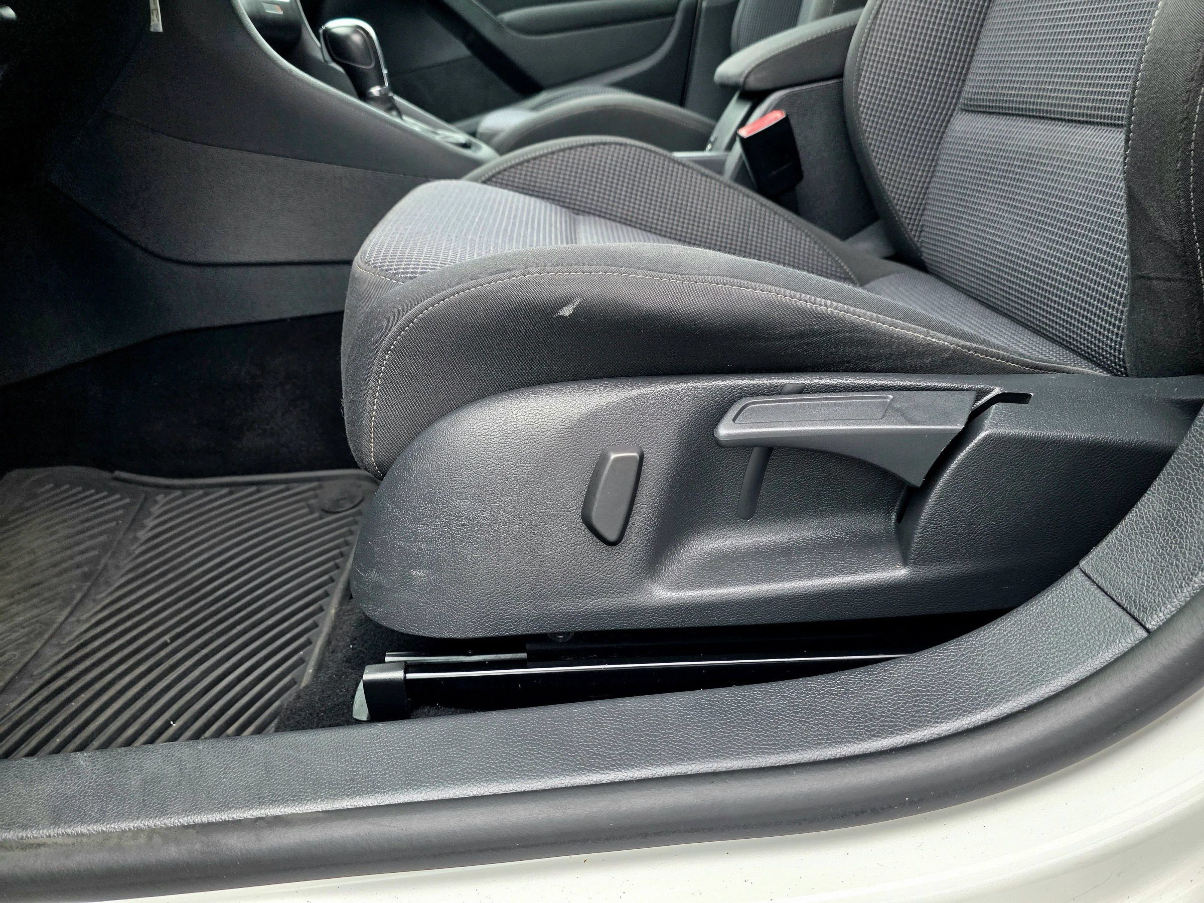 Used 2013 Volkswagen Golf TDI FWD image 42