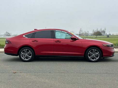 Used 2024 Honda Accord EX image 3