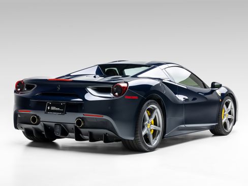 Used 2018 Ferrari 488 Spider RWD image 8