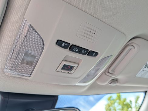 Used 2022 Toyota Corolla LE FWD image 32