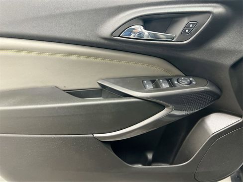 Used 2024 Chevrolet Trax ACTIV w/ Sunroof Package image 21