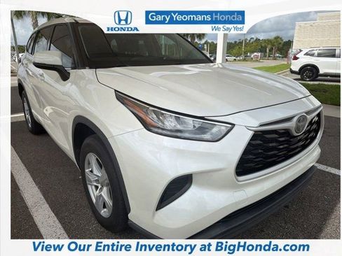 Used 2020 Toyota Highlander L FWD image 10