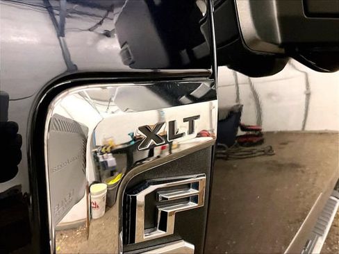 Used 2022 Ford F350 XLT w/ XLT Premium Package AWD/4WD image 13
