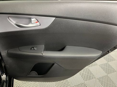 Used 2023 Kia Forte LXS w/ LXS Technology Package FWD image 14