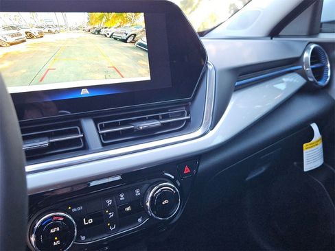 New 2026 Chevrolet Trax LT w/ Driver Confidence Package image 16