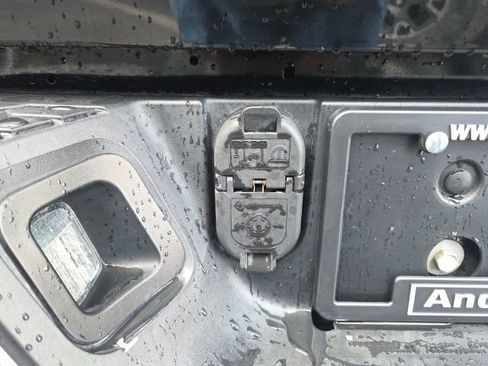 Used 2021 RAM 1500 Classic SLT image 14