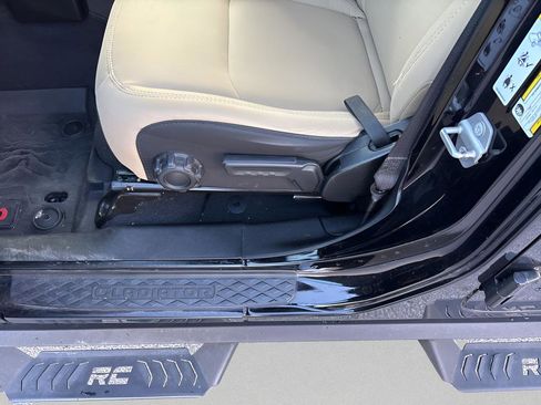 Used 2020 Jeep Gladiator Sport w/ Quick Order Package 24S image 32