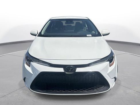 Used 2022 Toyota Corolla LE FWD image 3