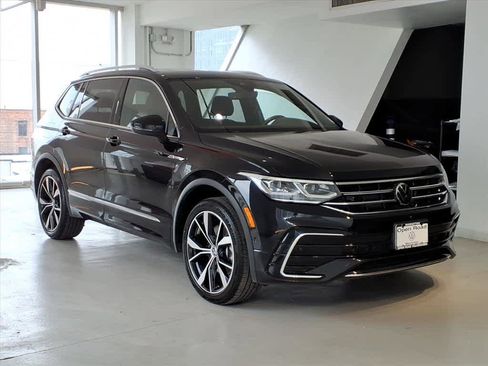 Used 2022 Volkswagen Tiguan SEL R-Line image 3