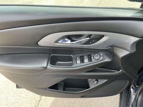 Certified 2021 Chevrolet Traverse LT image 17