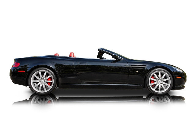 Used 2006 Aston Martin DB9 Volante RWD image 2