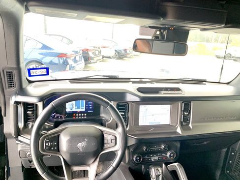 Used 2021 Ford Bronco Outer Banks image 10