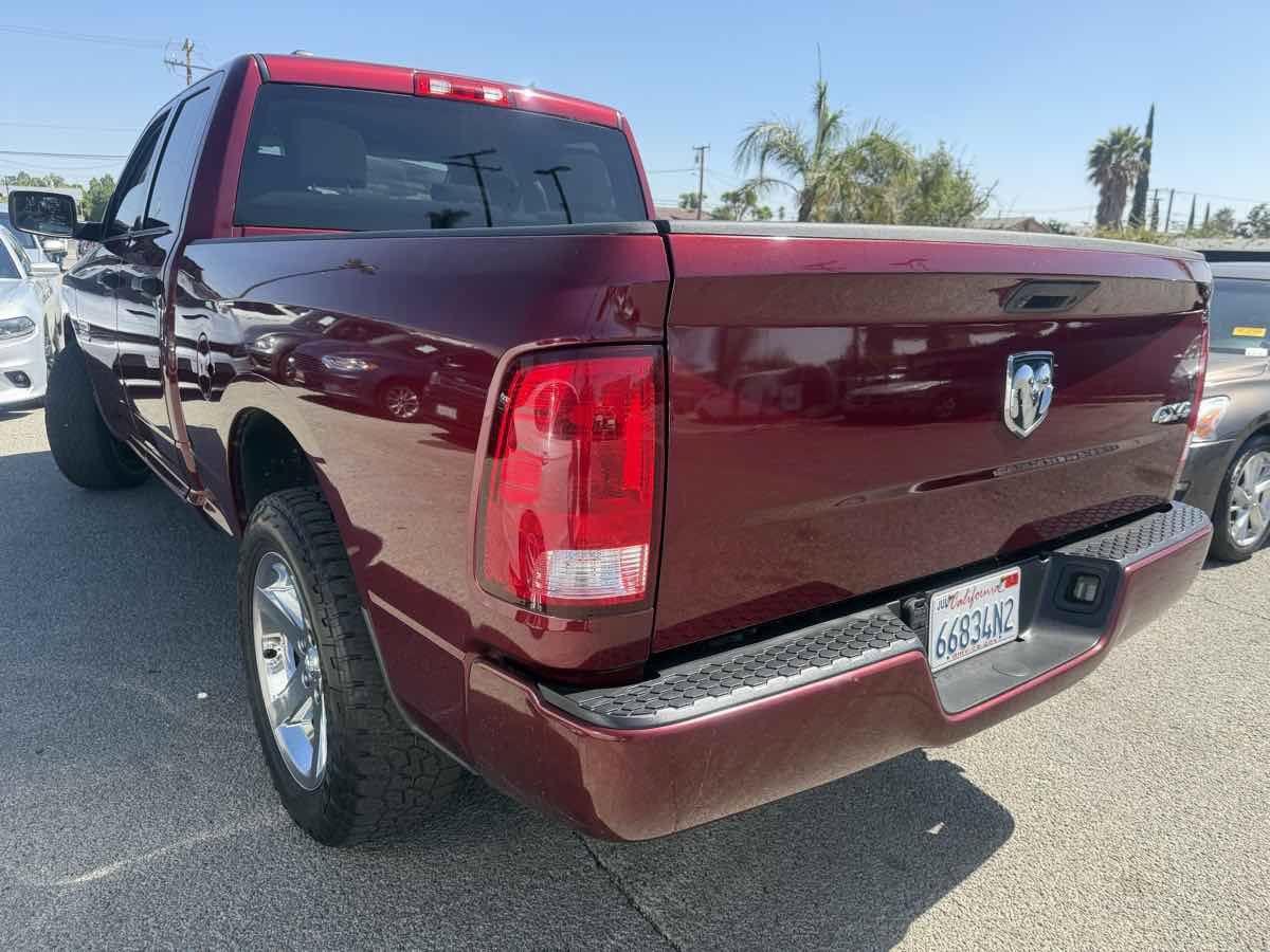 Used 2018 RAM 1500 Express w/ Express Value Package AWD/4WD image 3