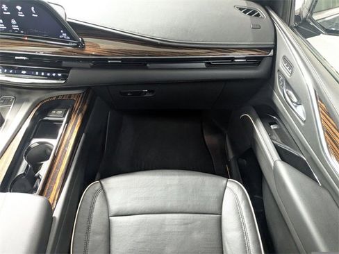 Used 2021 Cadillac Escalade Premium Luxury image 8