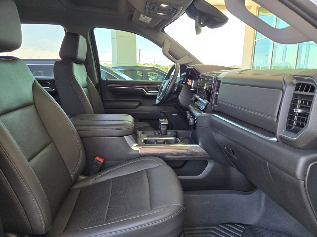 Used 2023 Chevrolet Silverado 1500 LTZ AWD/4WD image 26