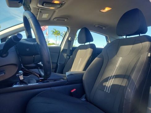 Used 2022 Hyundai Elantra SEL w/ Convenience Package FWD image 20