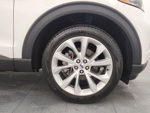 Used 2023 Ford Explorer Platinum w/ Premium Technology Package image 33