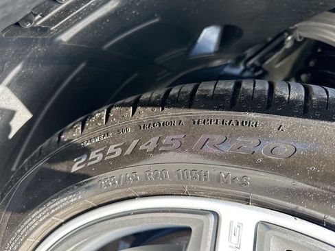 Used 2023 Mercedes-Benz EQE 500 4MATIC SUV w/ Exclusive Trim Package image 34