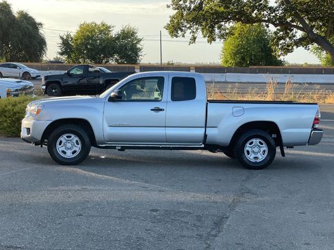 Used 2013 Toyota Tacoma Base 4x2 4dr Access Cab 6.1 ft w/ SR5 Pkg image 3