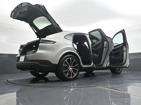 Certified 2025 Porsche Cayenne S AWD/4WD image 27