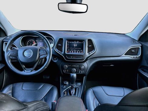 Used 2019 Jeep Cherokee Trailhawk AWD/4WD image 18