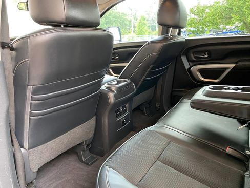 Used 2017 Nissan Titan PRO-4X AWD/4WD image 17