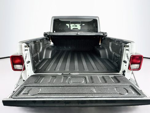 Used 2022 Jeep Gladiator Sport AWD/4WD image 27