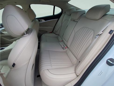 Used 2026 Genesis G70 2.5T Prestige RWD image 9