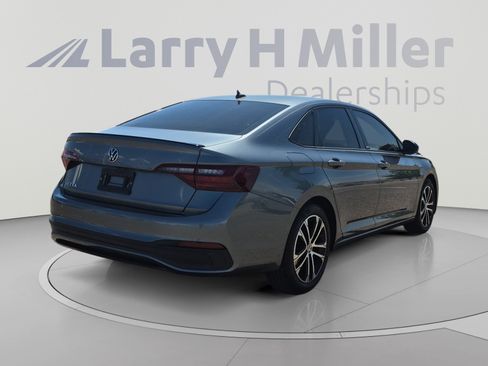 Used 2023 Volkswagen Jetta Sport FWD image 5