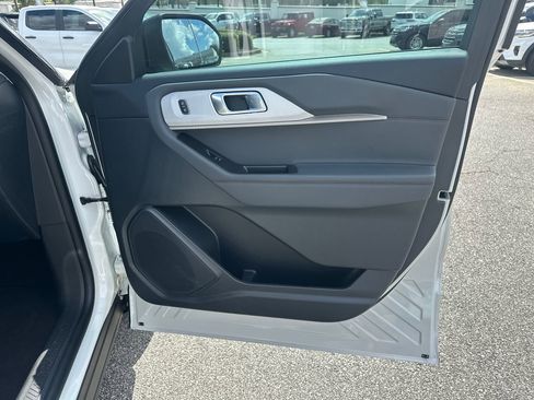 New 2026 Ford Explorer Active image 44