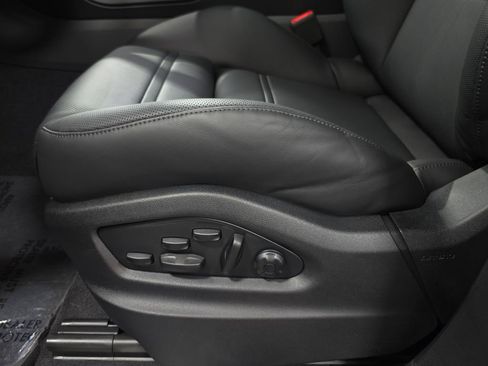 New 2025 Porsche Cayenne S image 22