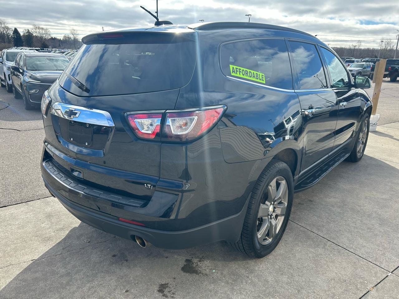 Used 2017 Chevrolet Traverse LT FWD image 5
