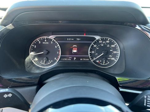 Used 2022 Nissan Pathfinder SV AWD/4WD image 16