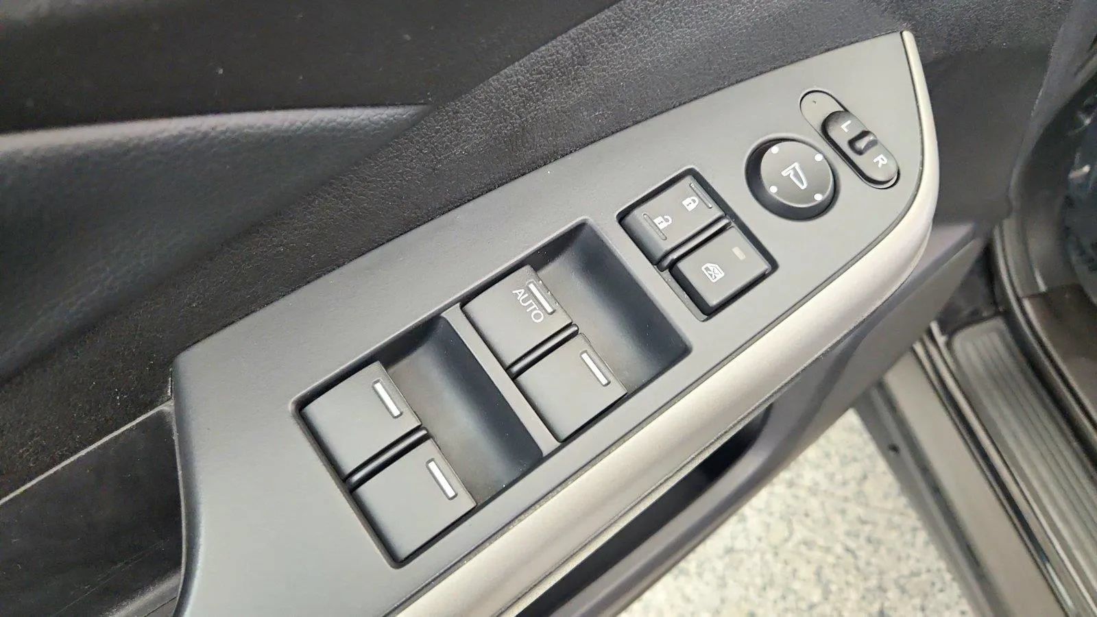 Used 2013 Honda CR-V EX-L image 24