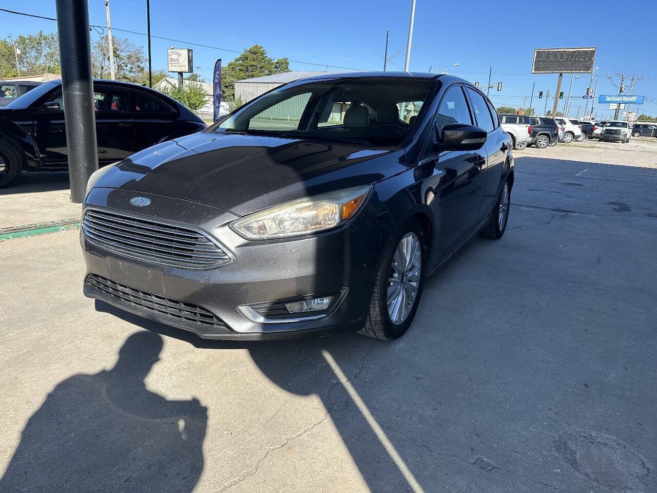 Used 2016 Ford Focus Titanium FWD image 4