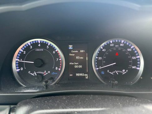 Used 2019 Toyota Highlander LE FWD image 13