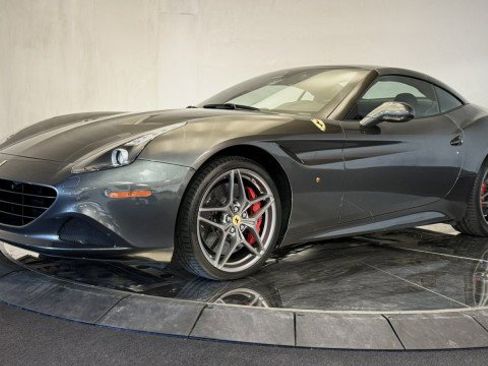 Used 2017 Ferrari California T image 25