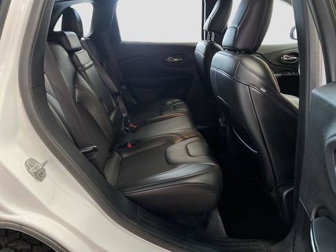 Used 2019 Jeep Cherokee Latitude Plus AWD/4WD image 26
