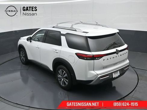 Used 2025 Nissan Pathfinder SL AWD/4WD image 52