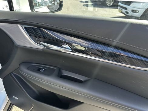 Used 2023 Cadillac XT6 Premium Luxury w/ Technology Package image 36