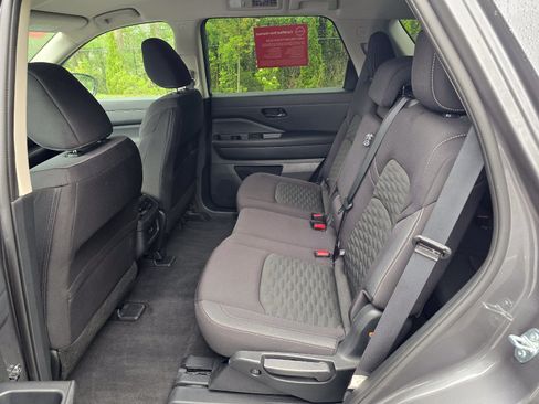 Certified 2025 Nissan Pathfinder SV AWD/4WD image 12