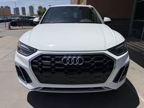 Used 2024 Audi Q5 e Premium AWD/4WD image 10