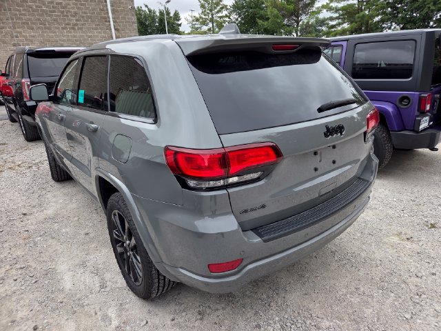 Used 2020 Jeep Grand Cherokee Altitude AWD/4WD image 7