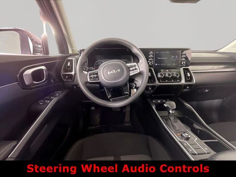 Certified 2023 Kia Sorento LX AWD/4WD image 8