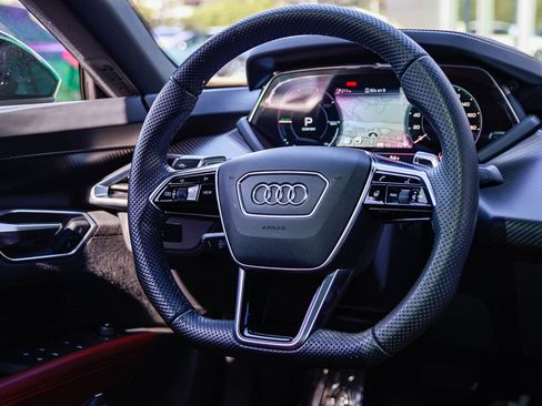 Used 2022 Audi e-tron GT Prestige w/ Prestige Package image 16