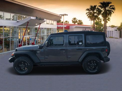 Used 2023 Jeep Wrangler Unlimited image 6