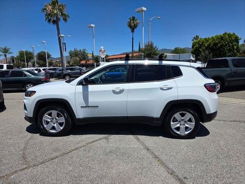 Certified 2022 Jeep Compass Latitude FWD image 9